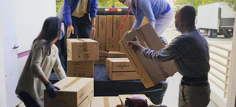 movers unloading boxes