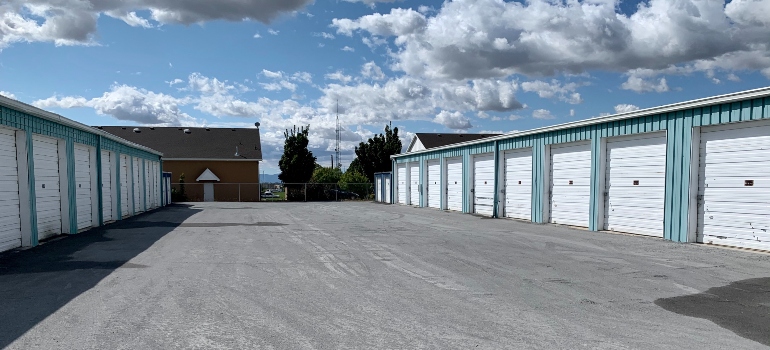 two rows of storage, as part of the service of the best commercial movers Doral FL