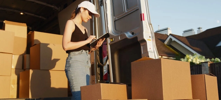 one of the residential movers Cutler Bay checking if every box is there