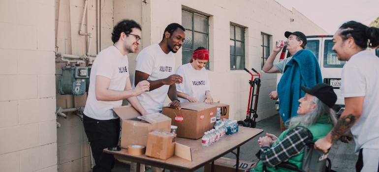 People volunteering after moving from Orlando to Lakeland