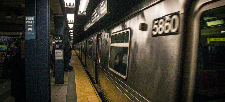 a silver train in the New York subway 