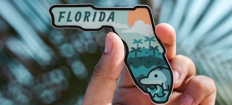 Picture of a magnet from one of the maritime cities in Florida